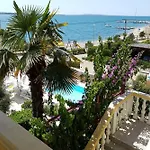 Sea View Nina 公寓 *
