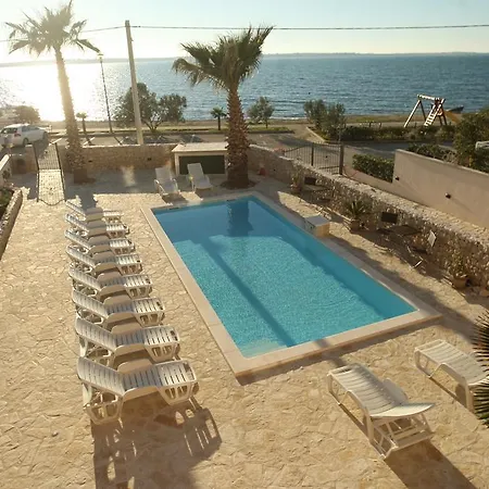 Sea View Nina