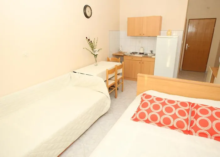 Sea View Nina Врси