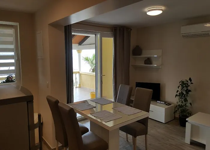 Sea View Nina * Врси