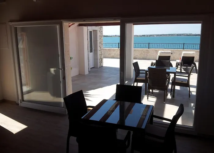 Sea View Nina